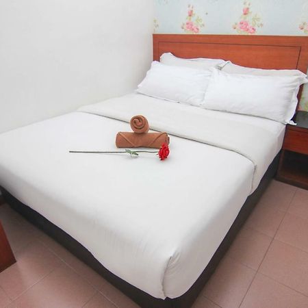 Rose Cottage Hotel Taman Daya Johor Bahru Exteriör bild